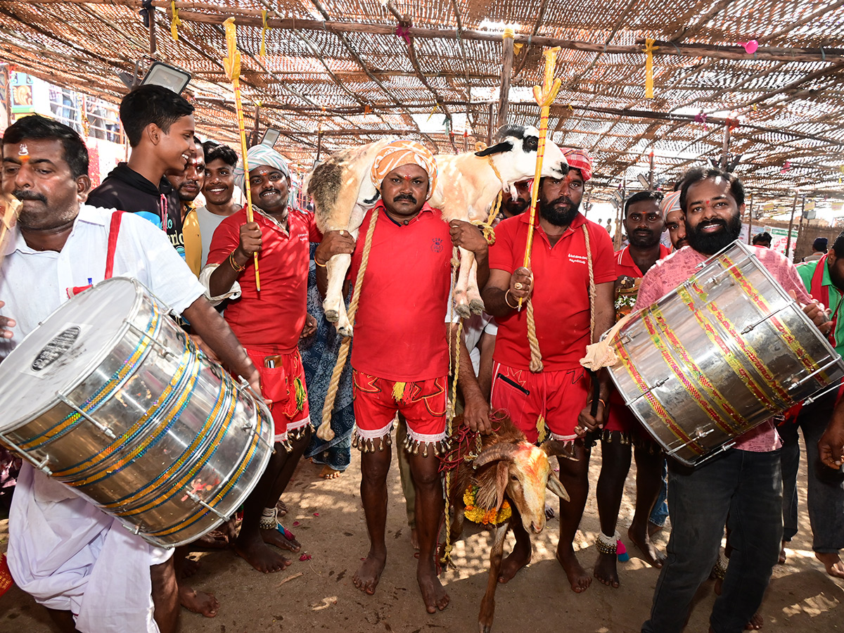 Devotees Rush at Durajpally Peddagattu Jatara 2025 Photos9