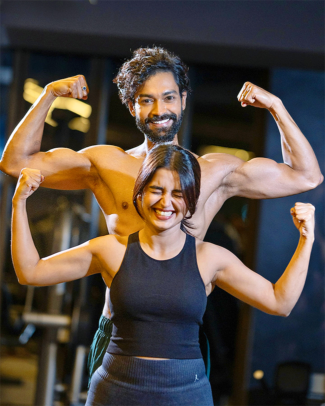 Serial actor Shivakumar Marihal six pack with Priyanka Jain, photos goes viral5