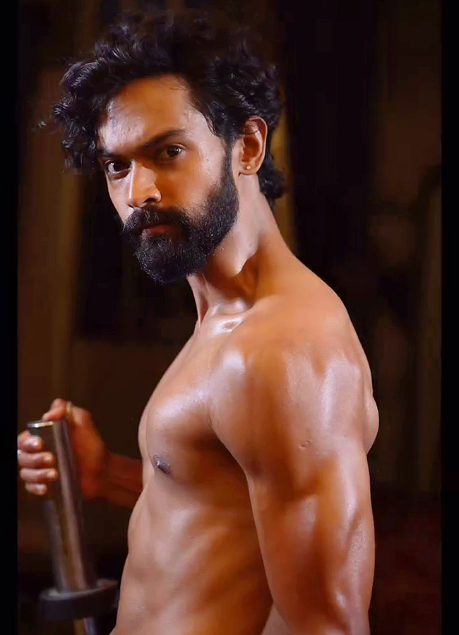 Serial actor Shivakumar Marihal six pack with Priyanka Jain, photos goes viral8