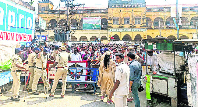 తునిలో గూండాగిరీ1