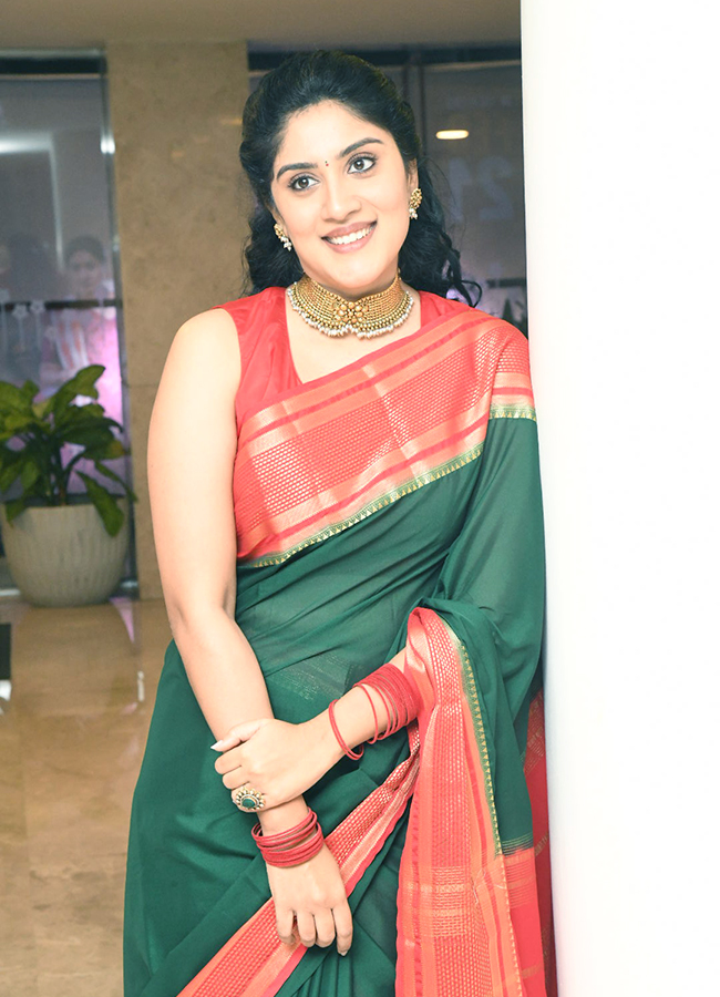 Actress Dhanya Balakrishna At Baapu Pre Release Event5