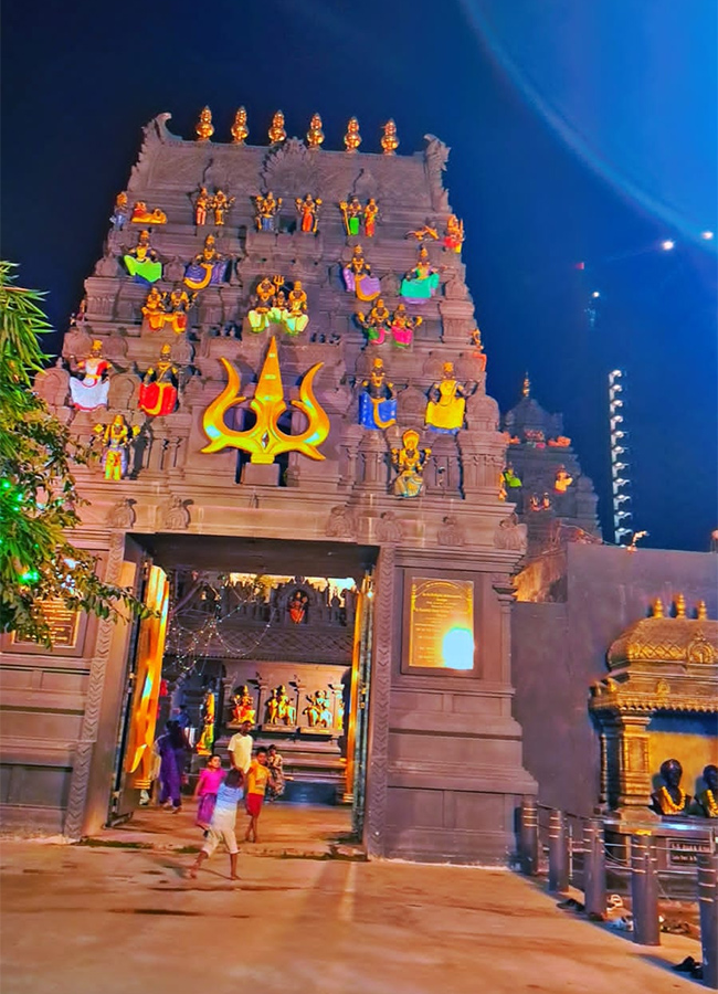 Ardhanareeswara Temple in Hyderabad Photos Goes Viral8