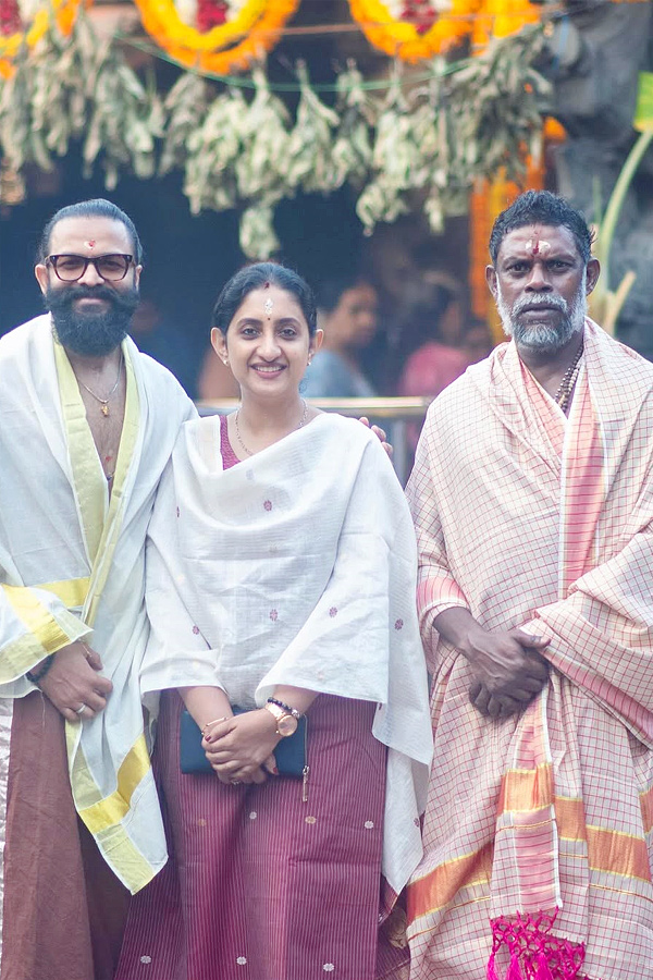 Jailer Movie Villain Vinayakan  Visited Kollur Mookambika temple Photos3