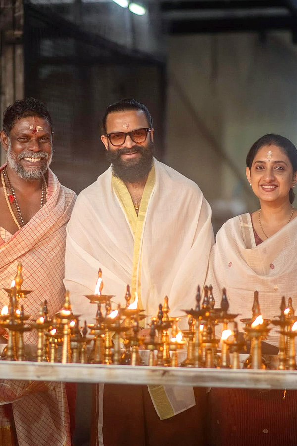 Jailer Movie Villain Vinayakan  Visited Kollur Mookambika temple Photos6