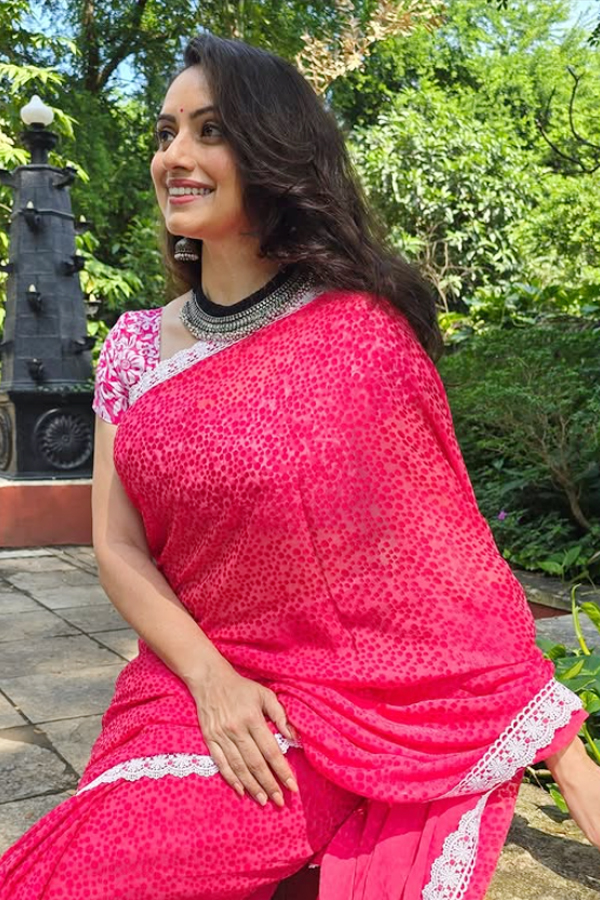 Shruti Marathe saree styles photos you will adore13