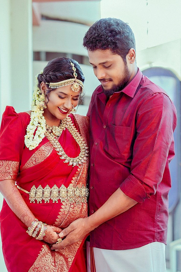 Sundari actress Gabrella Sellus shares pictures from her baby shower Photos Viral4