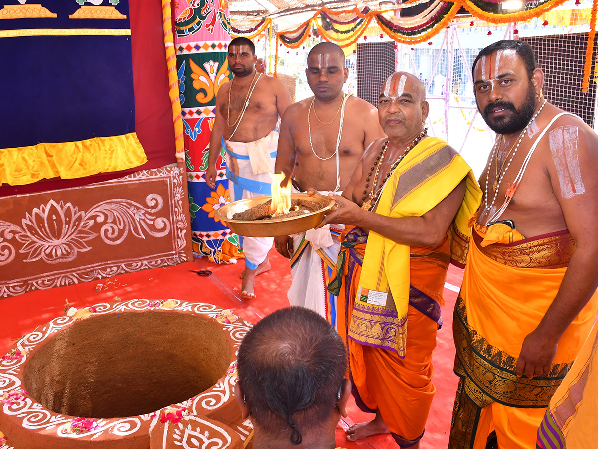 Giri Pradakshina in Yadagirigutta Temple Photos12