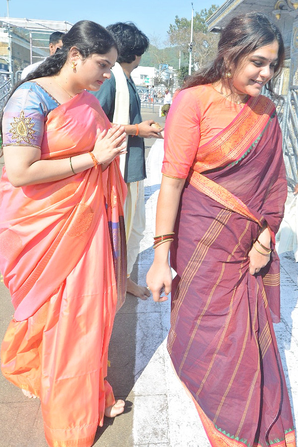 Music Director Thaman and Singers Adviteeya, Sruthi Ranjani Visits Tirumala Photos6