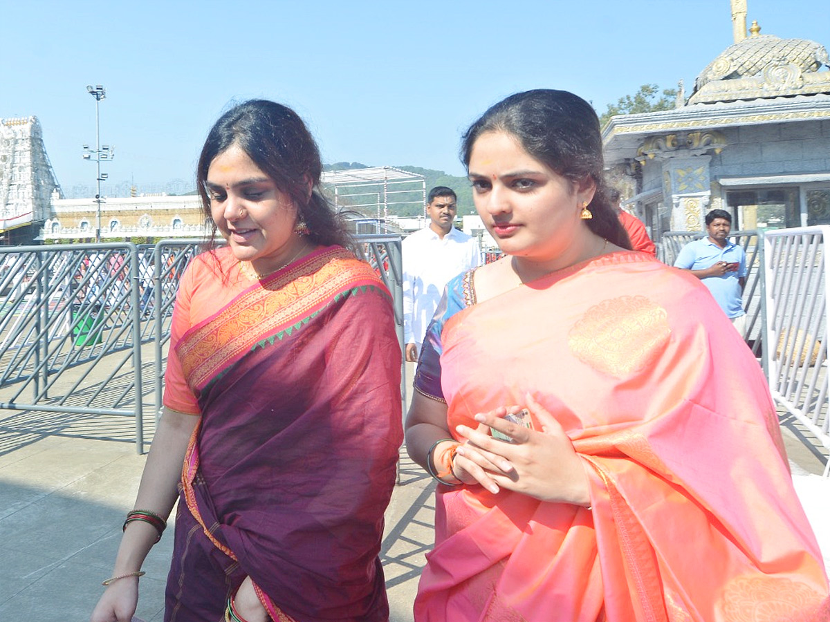 Music Director Thaman and Singers Adviteeya, Sruthi Ranjani Visits Tirumala Photos10