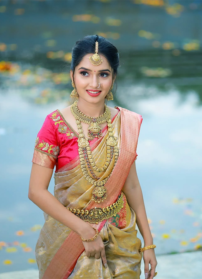 New Look in Half Saree Panasa Prathyusha Latest Photos8