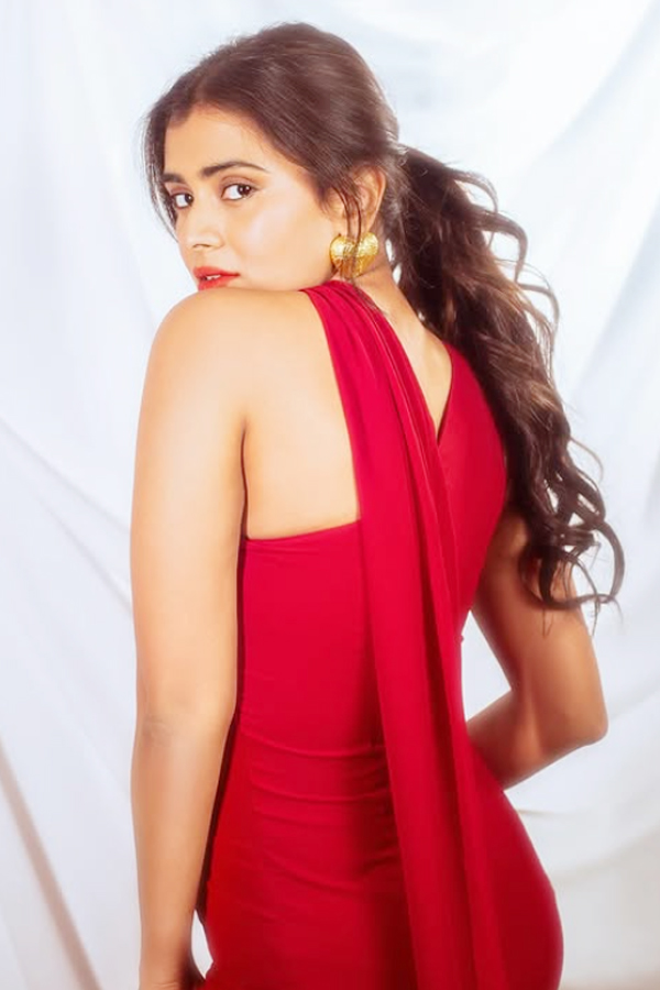 hebah patel stunning red dress photo looks6