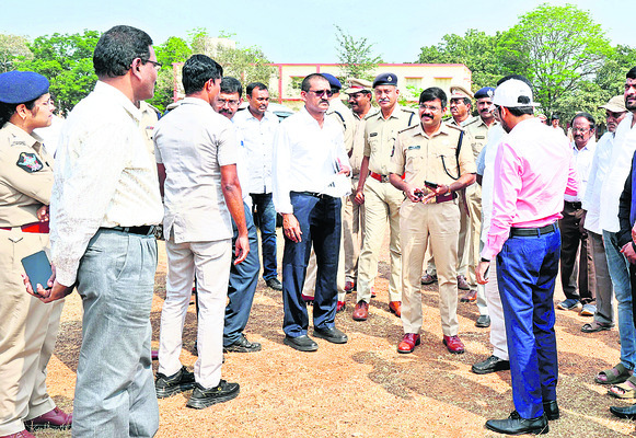 సీఎం పర్యటన  ఏర్పాట్ల పరిశీలన
1