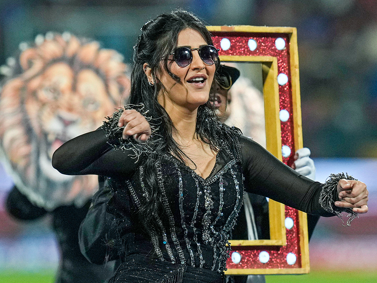 Bollywood actor Shruti Haasan performs in the Womens Premier League2