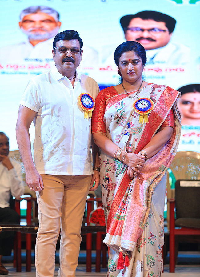 Director Anil Ravipudi wins Vijayakrishna Silver Crown Award Photos8