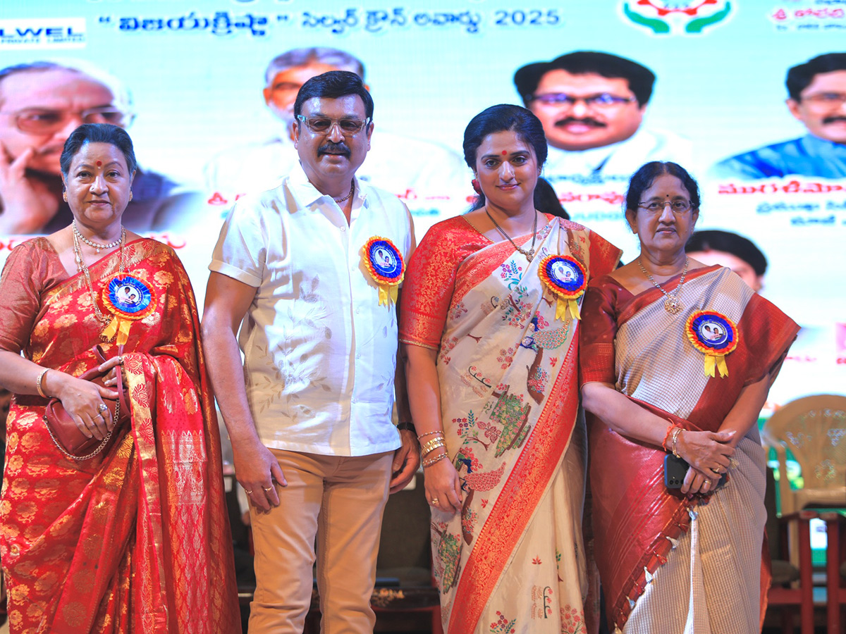 Director Anil Ravipudi wins Vijayakrishna Silver Crown Award Photos4