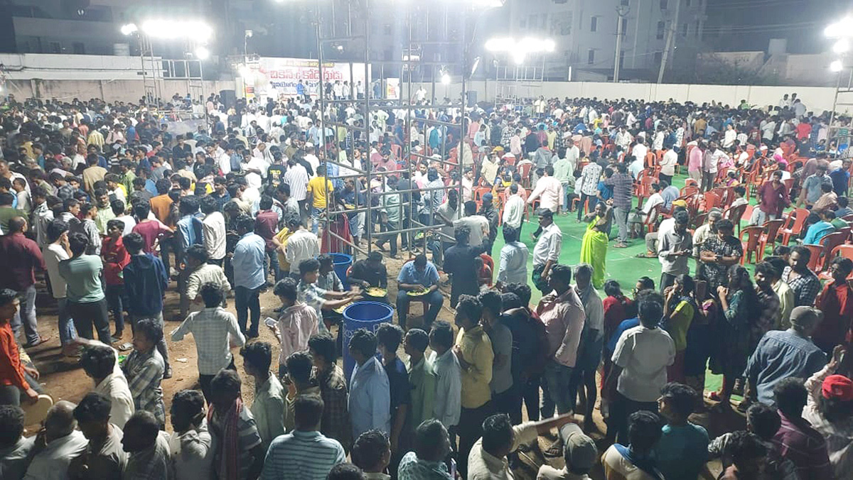 Free Distribution Of Chicken Dishes In Guntur, Photos Goes Viral5