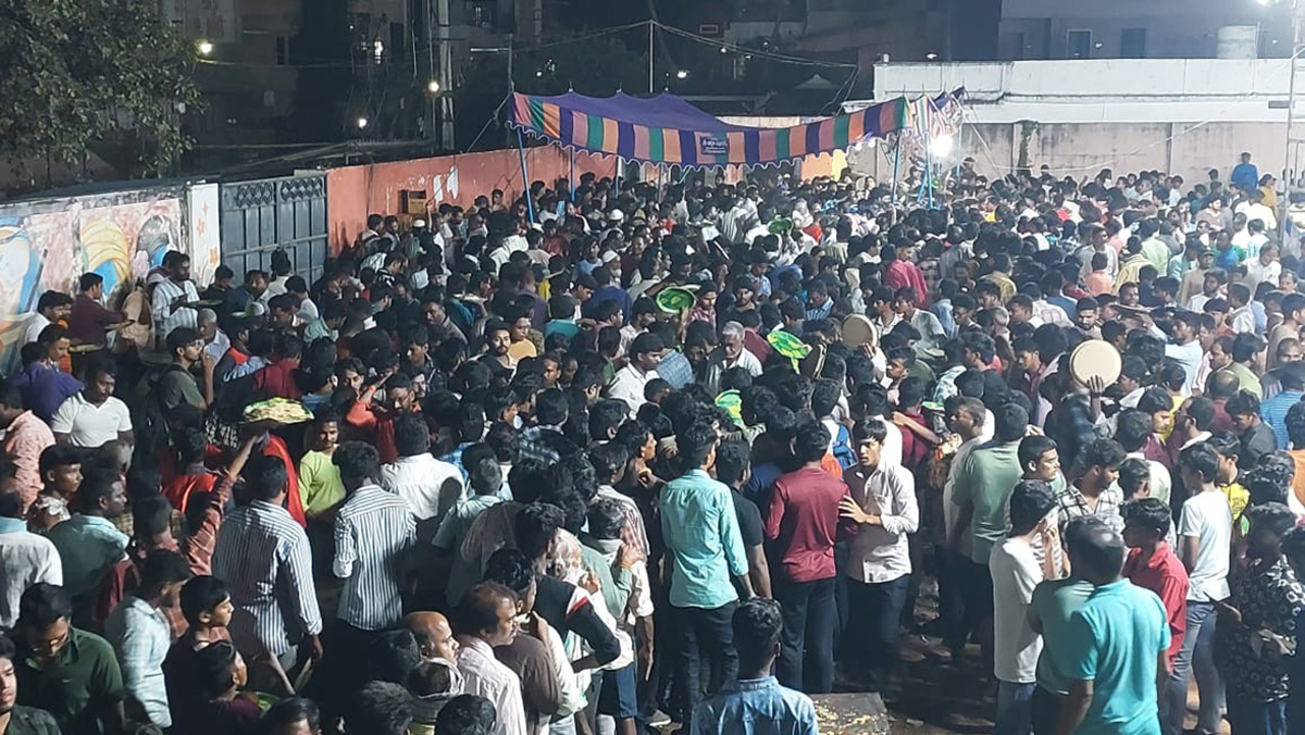 Free Distribution Of Chicken Dishes In Guntur, Photos Goes Viral7