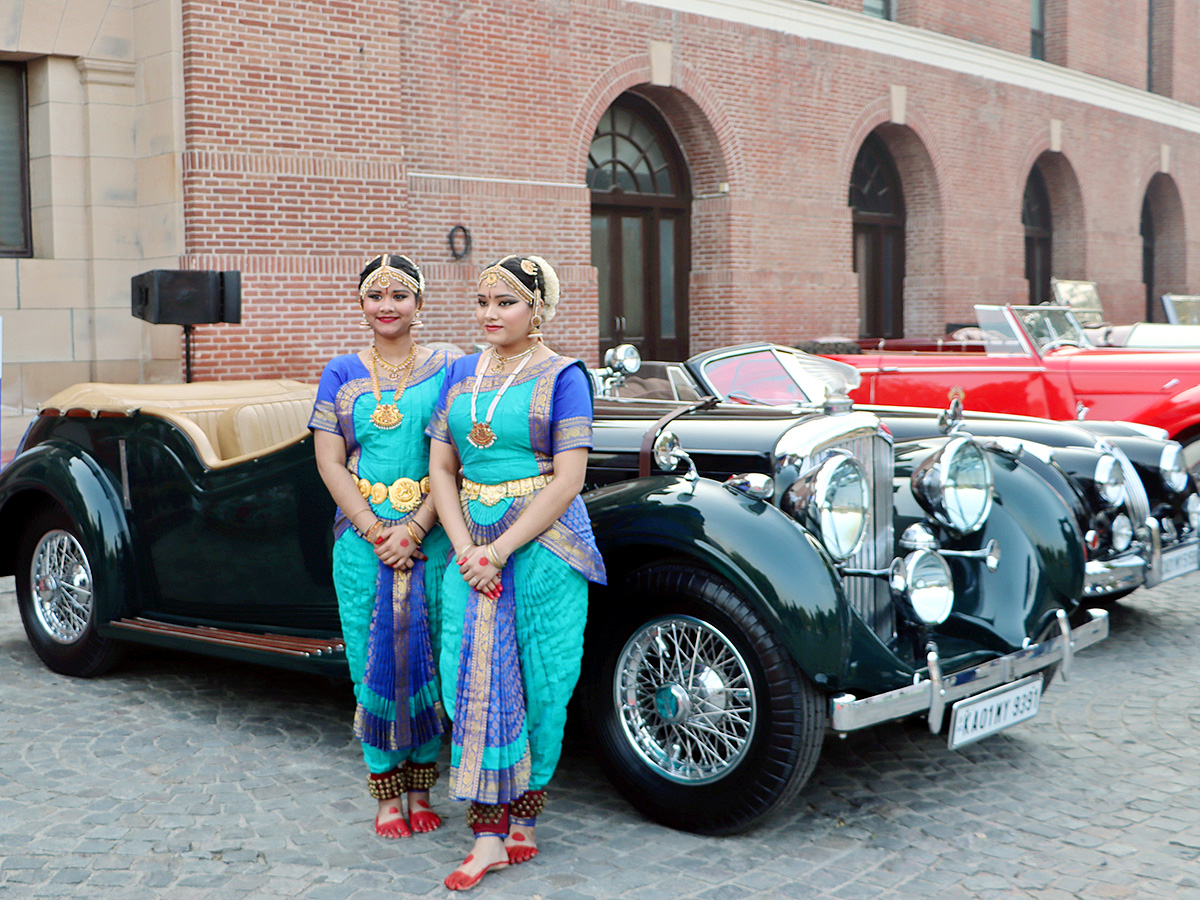 Participants during the 21 Gun Salute Vintage Car rally10