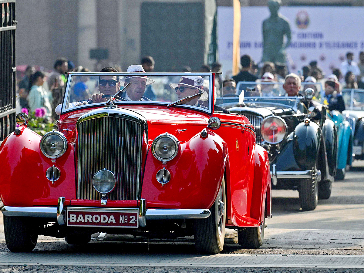 Participants during the 21 Gun Salute Vintage Car rally12