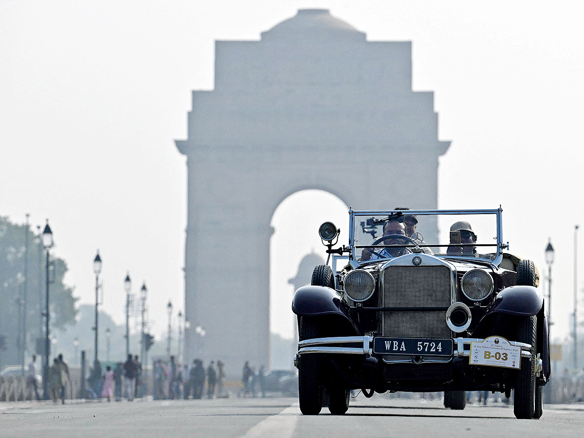 Participants during the 21 Gun Salute Vintage Car rally17