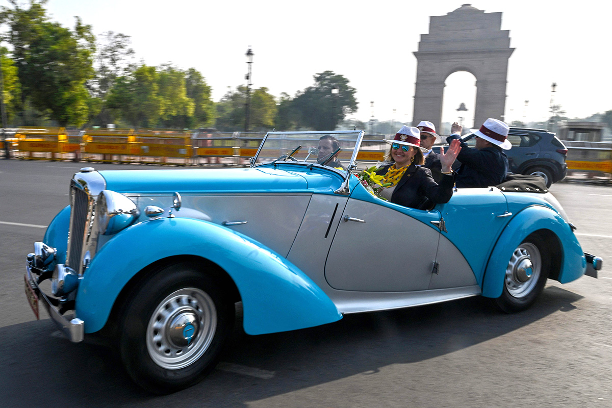 Participants during the 21 Gun Salute Vintage Car rally18