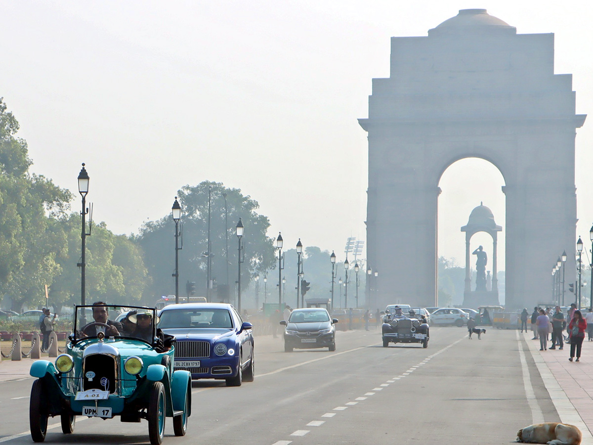 Participants during the 21 Gun Salute Vintage Car rally7