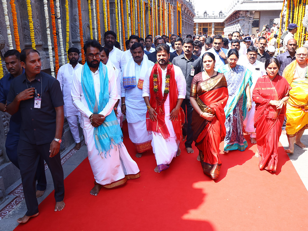 CM Revanth Reddy Inaugurates Yadadri Golden Vimana Gopuram: Photos18