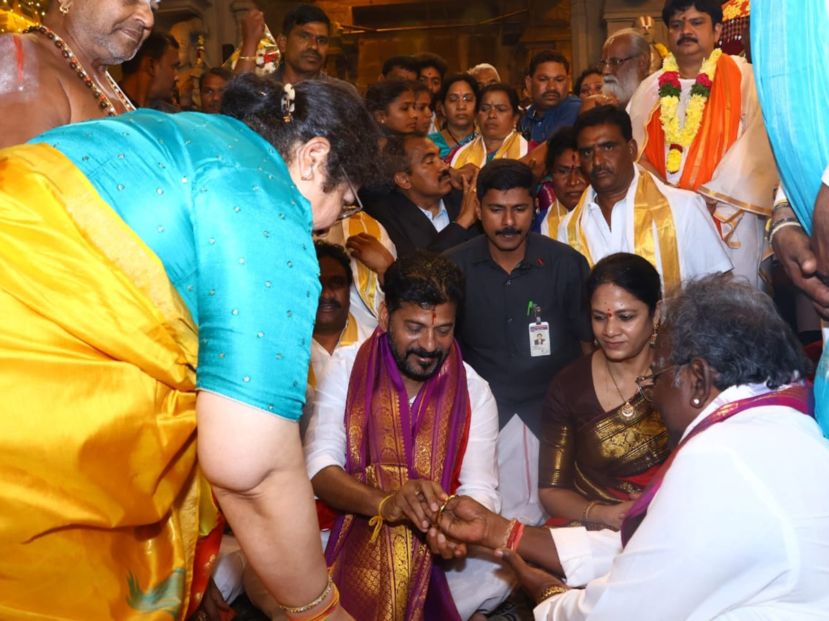 CM Revanth Reddy Inaugurates Yadadri Golden Vimana Gopuram: Photos24