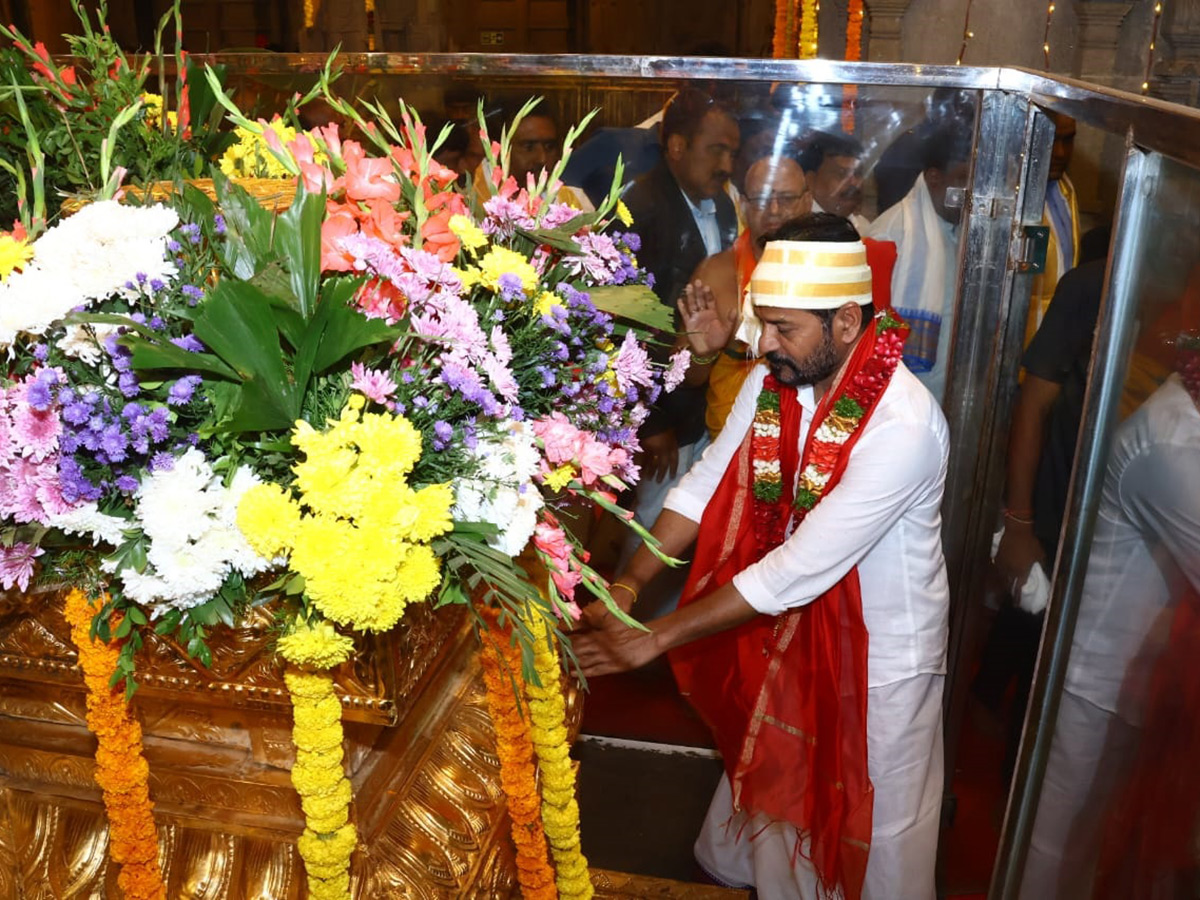 CM Revanth Reddy Inaugurates Yadadri Golden Vimana Gopuram: Photos3