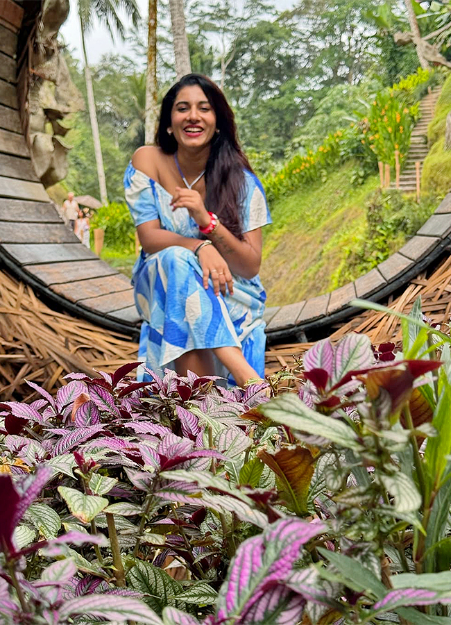 Vishnu Priya Enjoyed In Bali Photos Goes Viral5