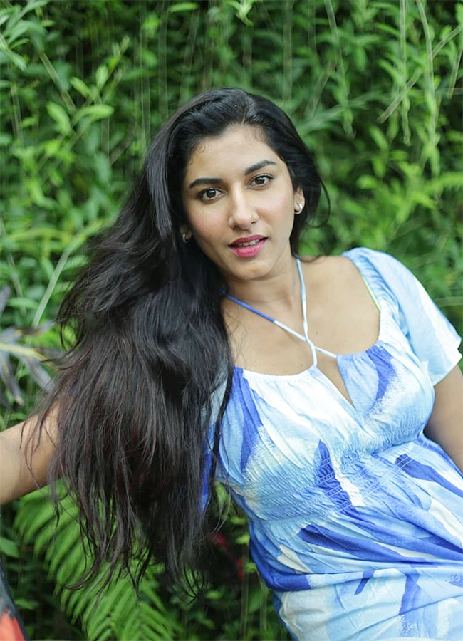 Vishnu Priya Enjoyed In Bali Photos Goes Viral6