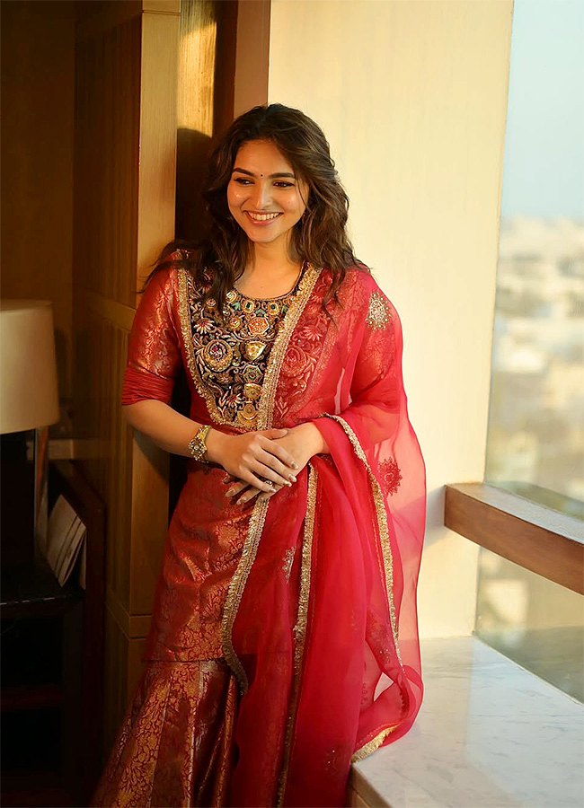 Dragon Movie Actress Kayadu Lohar Full Details5
