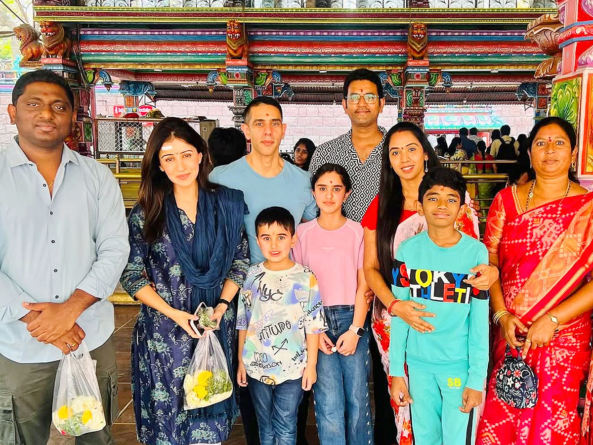 Manmadhudu Actress Anshu Family Visits Sri Peddamma Temple At Hyderabad2