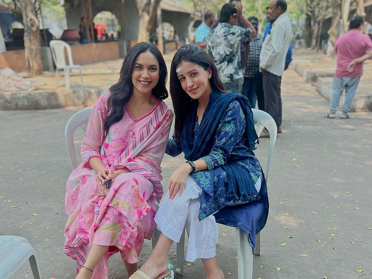 Manmadhudu Actress Anshu Family Visits Sri Peddamma Temple At Hyderabad10