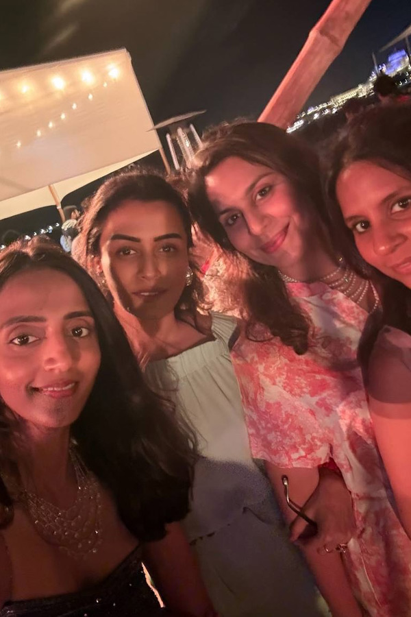 Namrata Shirodkar References RRR while posting pics with Ram Charan, Jr NTR from wedding in Abu Dhabi Photos17