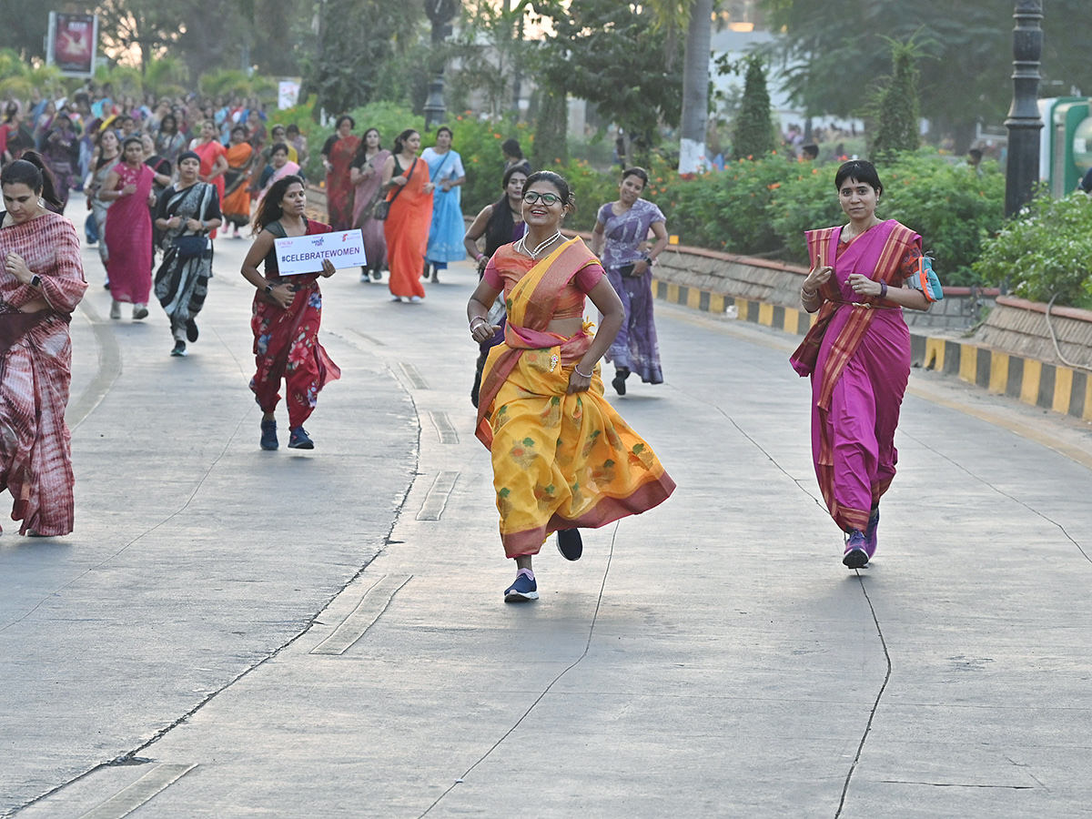 Taneira Saree Run Hyderabad 2025 Photos13