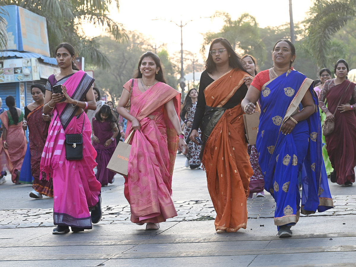 Taneira Saree Run Hyderabad 2025 Photos16