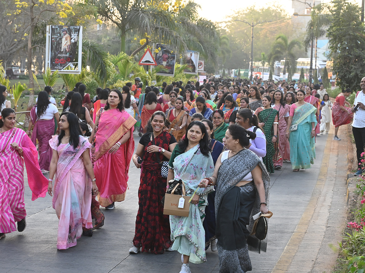 Taneira Saree Run Hyderabad 2025 Photos19