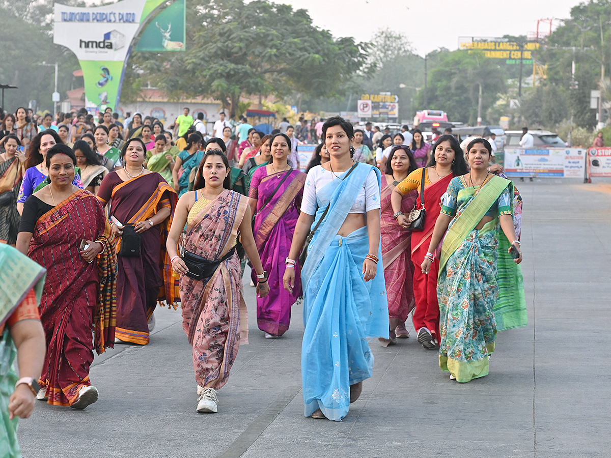 Taneira Saree Run Hyderabad 2025 Photos3