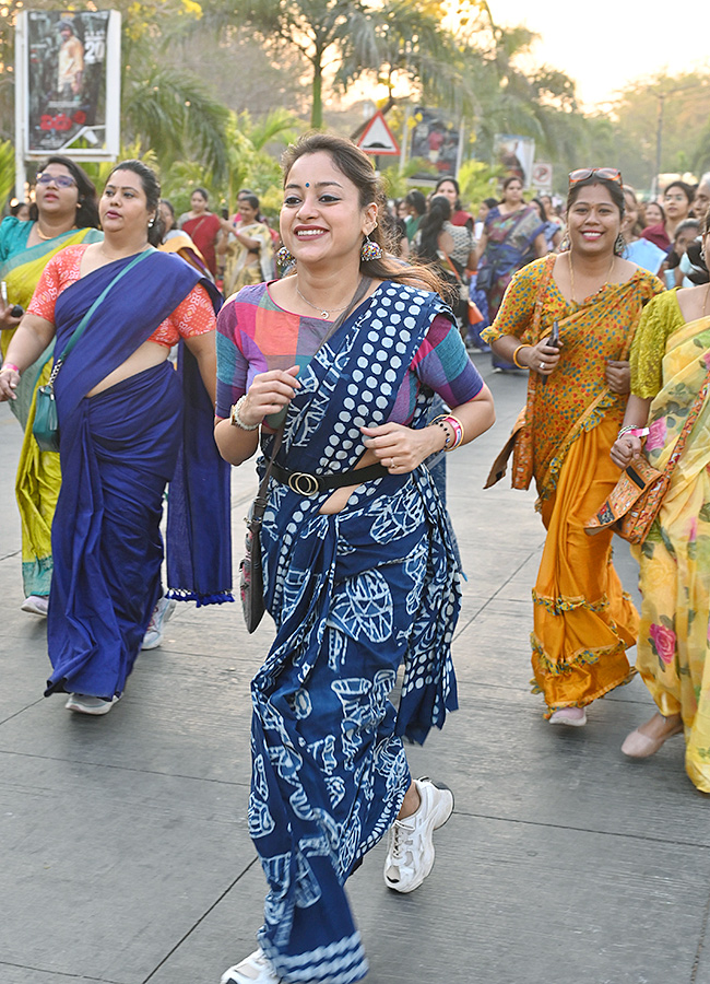 Taneira Saree Run Hyderabad 2025 Photos36