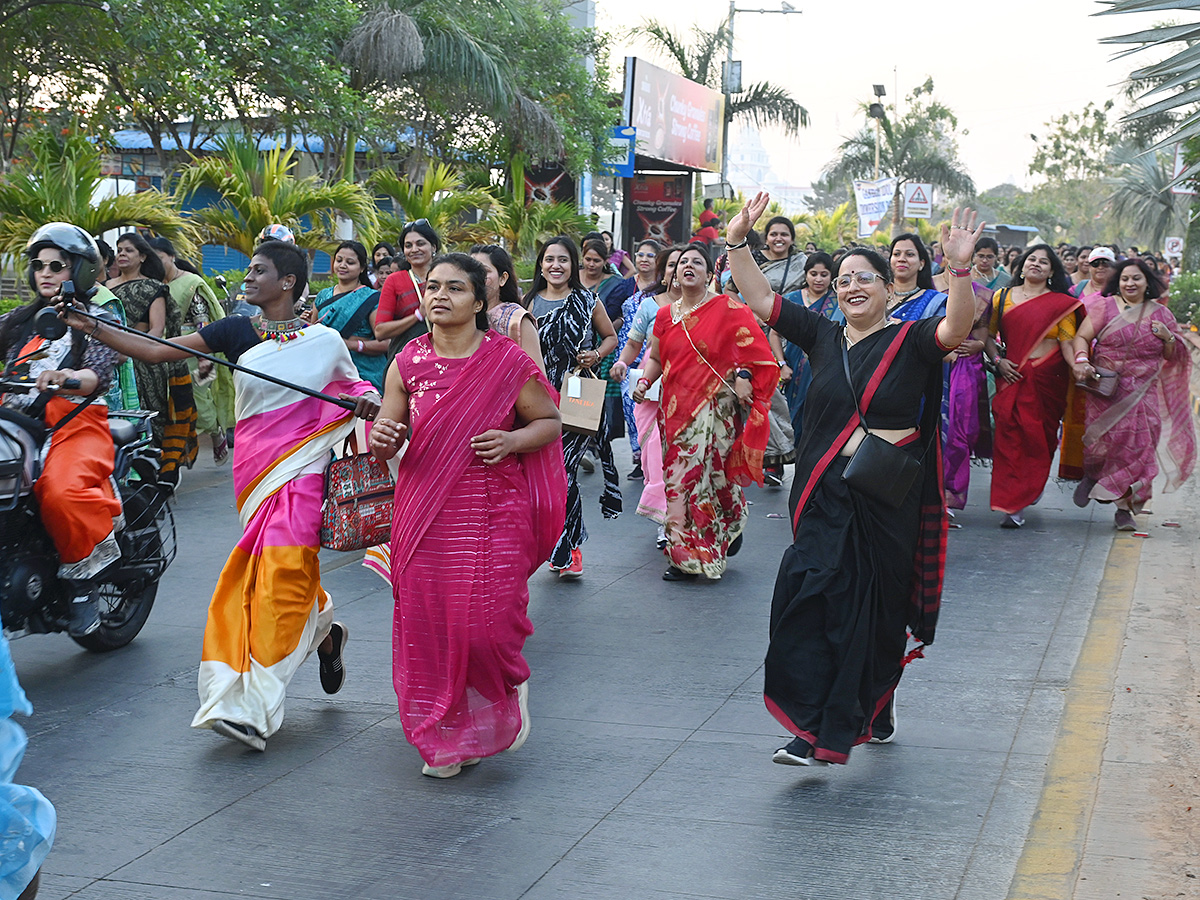 Taneira Saree Run Hyderabad 2025 Photos4