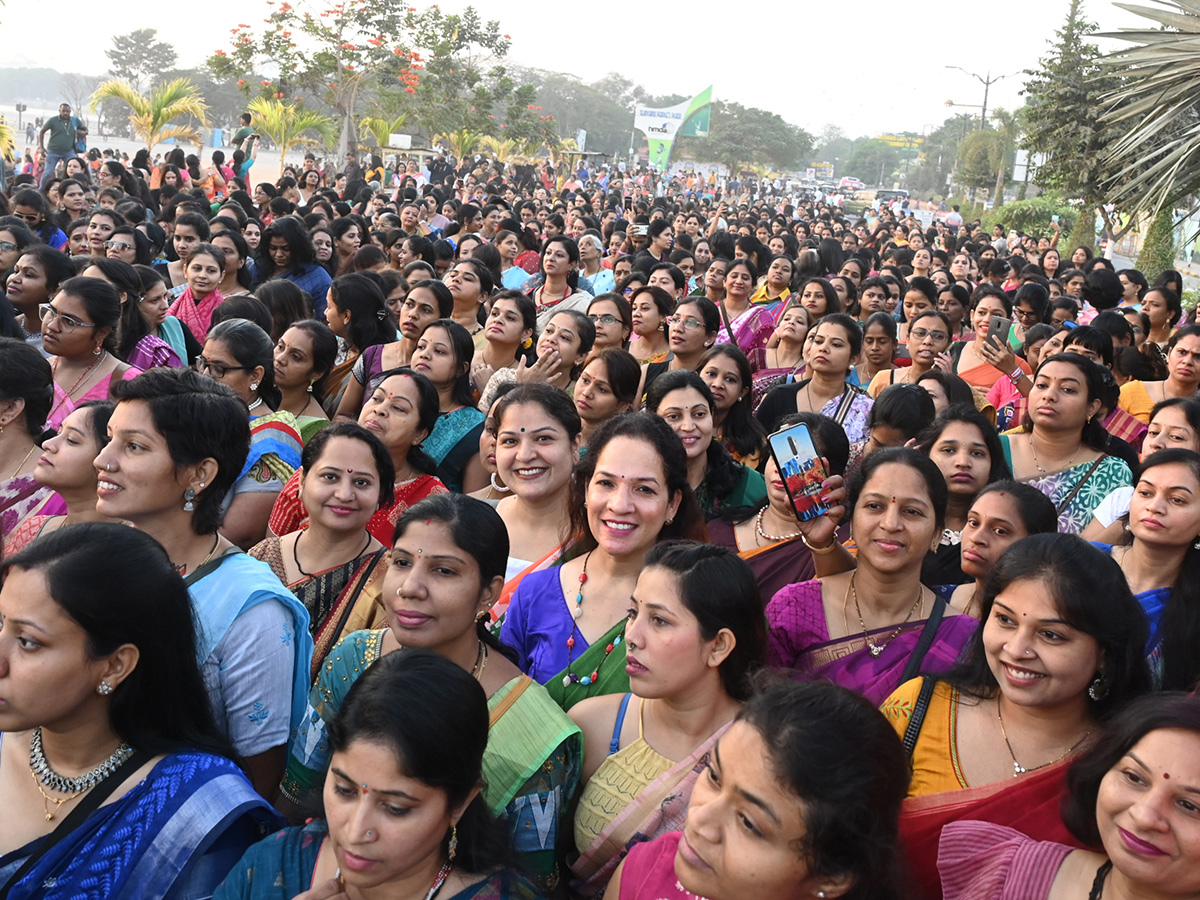 Taneira Saree Run Hyderabad 2025 Photos7