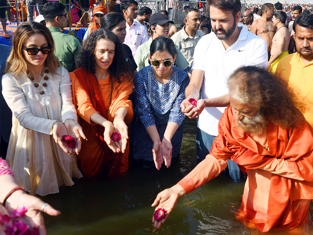 Isha Ambani Takes A Holy Dip At Maha Kumbh Mela In Prayagraj Photos2