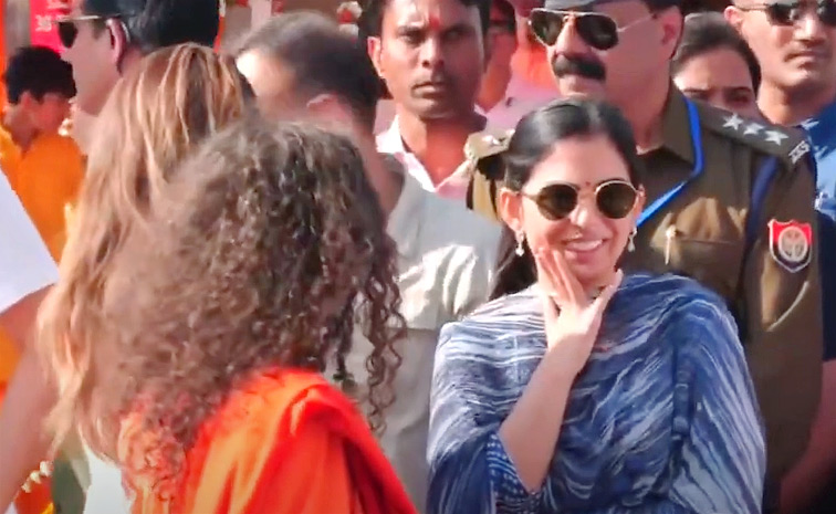 Isha Ambani Takes A Holy Dip At Maha Kumbh Mela In Prayagraj Photos10