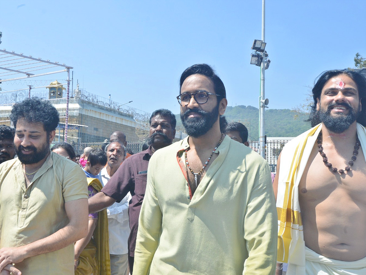 Manchu Vishnu And Siva Balaji Visits Tirumala Photos13