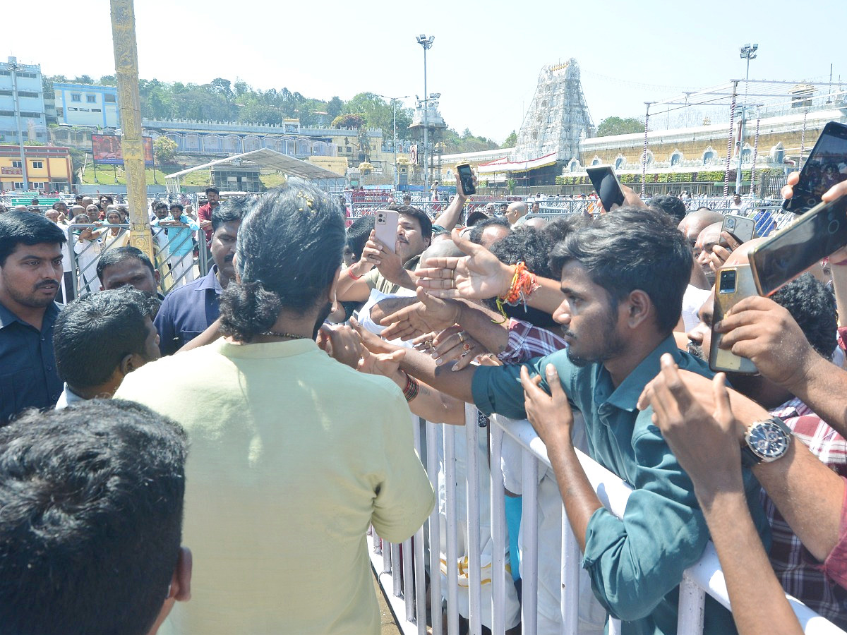 Manchu Vishnu And Siva Balaji Visits Tirumala Photos3