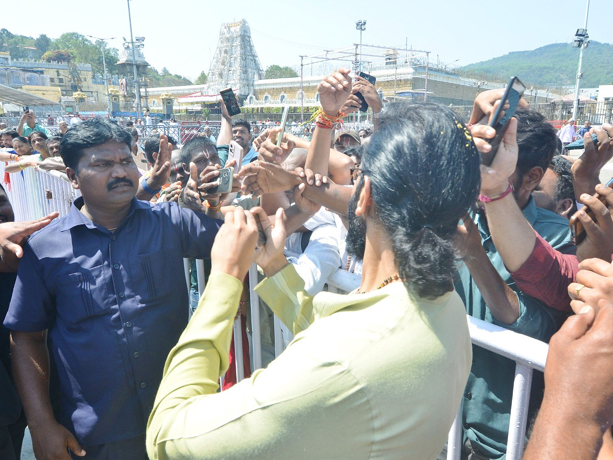 Manchu Vishnu And Siva Balaji Visits Tirumala Photos6