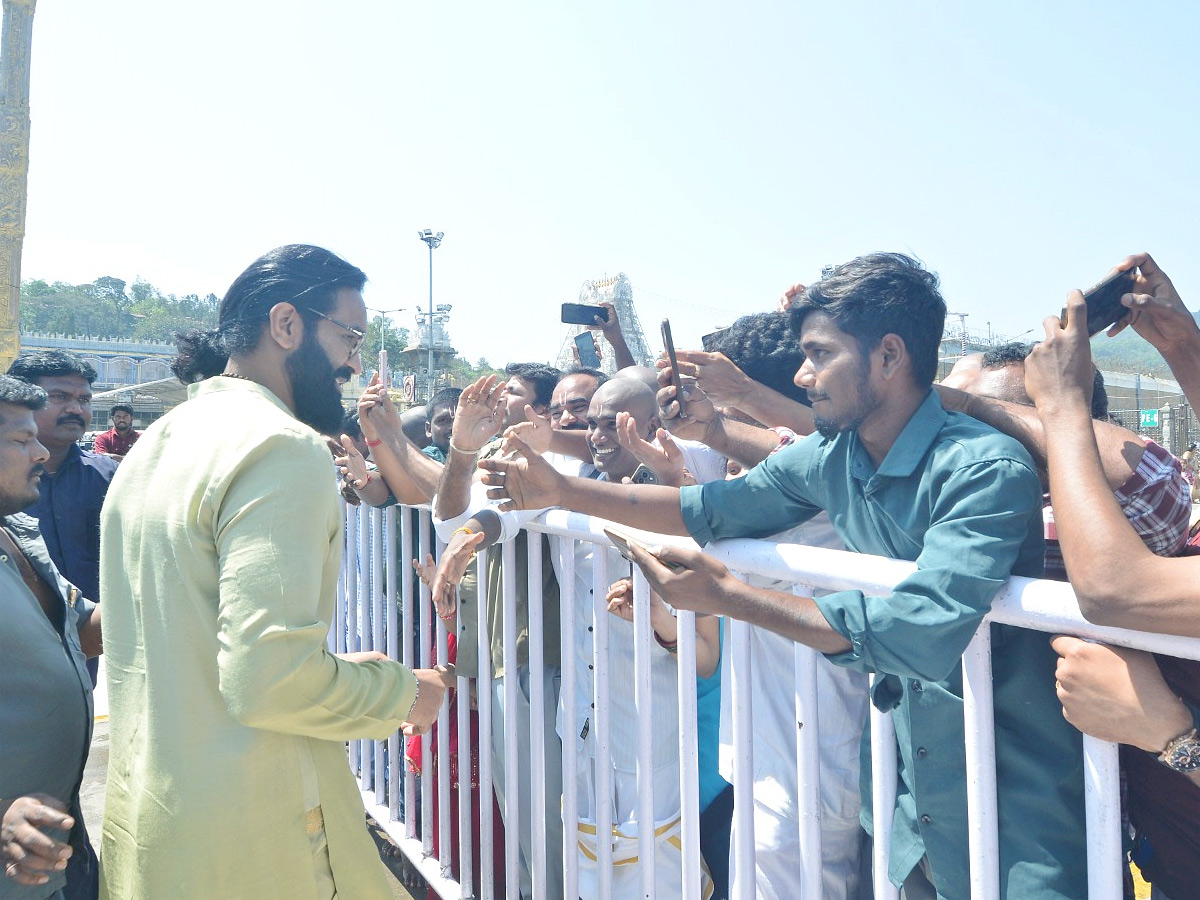 Manchu Vishnu And Siva Balaji Visits Tirumala Photos8