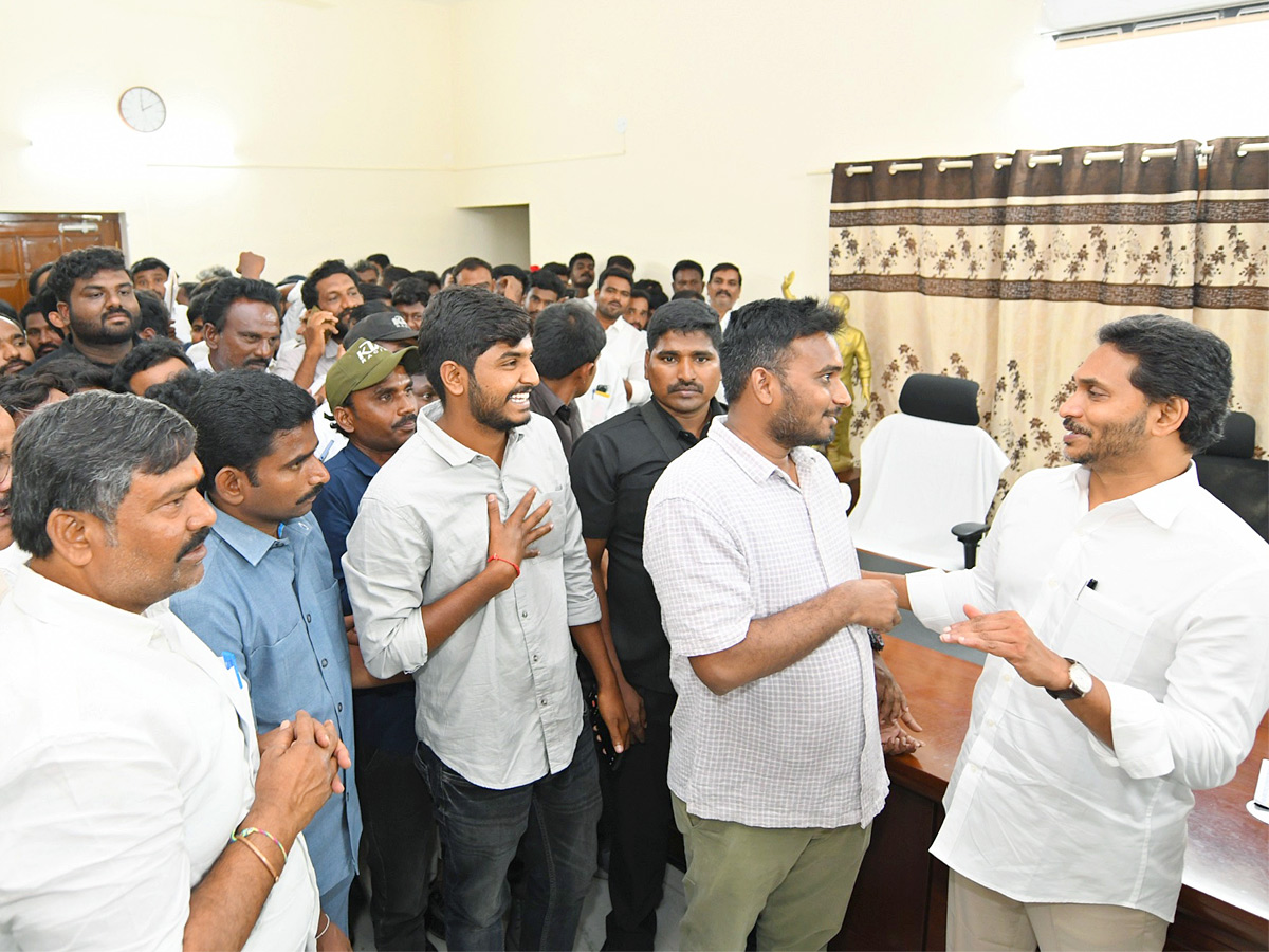 YS Jagan Mohan Reddy Pulivendula Tour Photos11