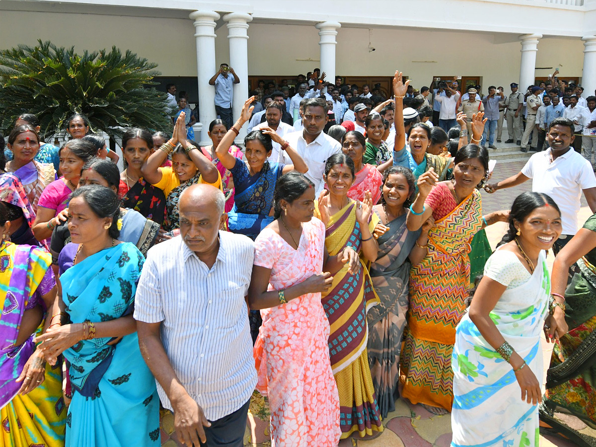 YS Jagan Mohan Reddy Pulivendula Tour Photos6